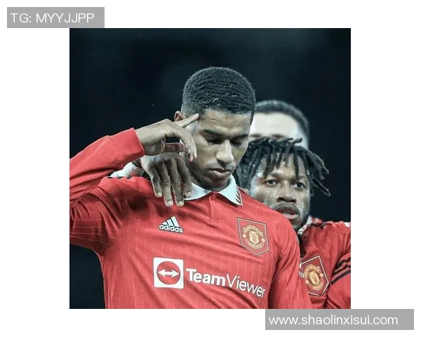 足球巨星加盟豪门俱乐部 揭秘背后的转会动因与未来发展